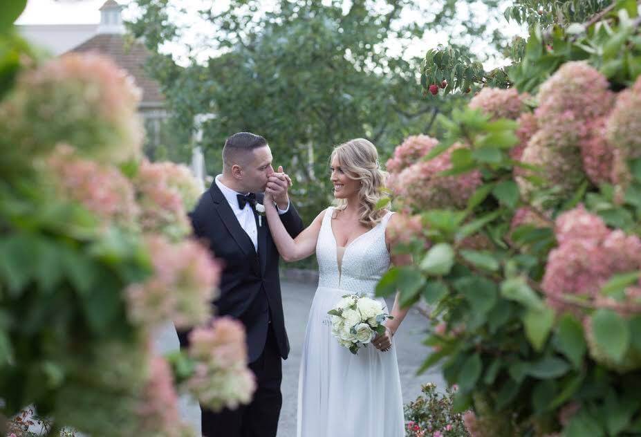 wedding couple outdoor wedding hydrangea brooklake wedding couple outdoor wedding hydrangea brooklake